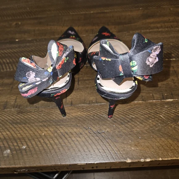 Betsy Johnson Ginjer heels - Picture 2 of 16